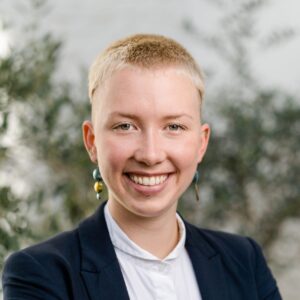 Zoe-Institut-15-1-scaled-e1642080989635-300×300