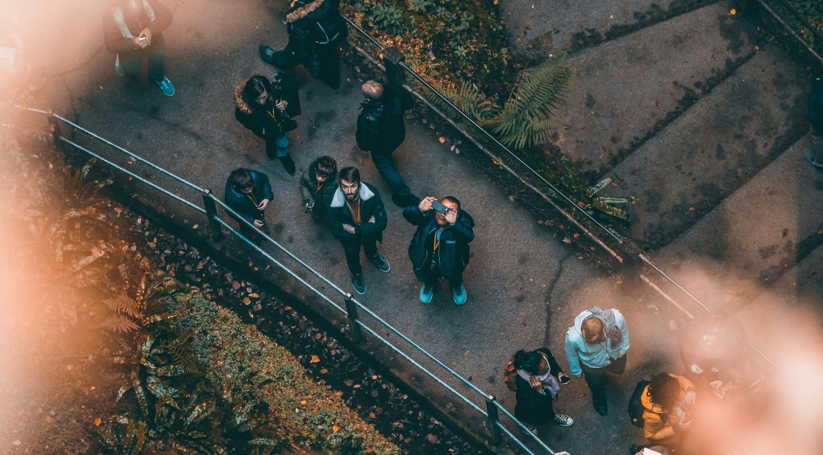 jannes-jacobs-LbBcDITfmt8-unsplash a crowd of people photographed from above